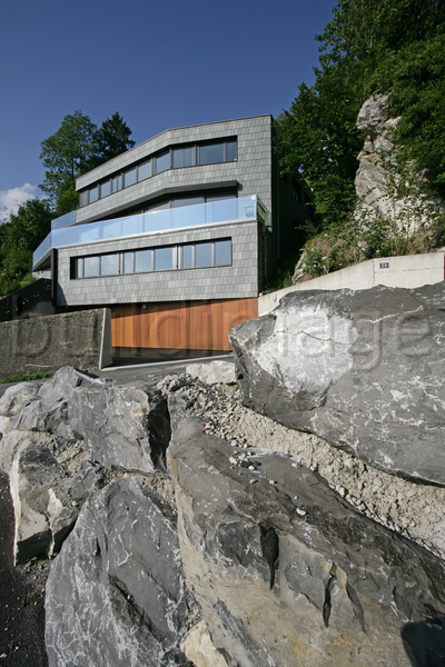 Grüne Schieferfassade am Berg Abb 03