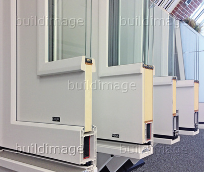 PUR 1601 Fensterbau Frontale 03